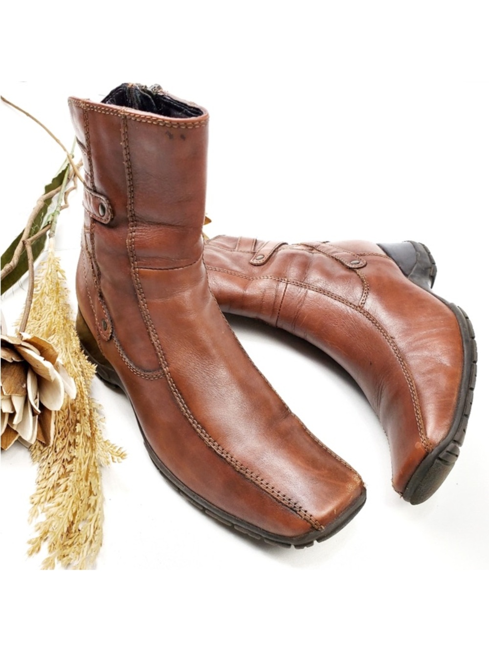CLARKS Brown‎ Leather Square Toe Short Boots 9.5